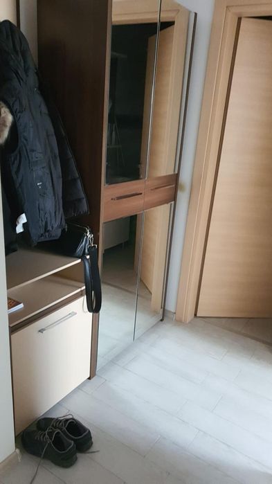 Ofer la închiriere apartament cu două camere într-un complex rezidenți