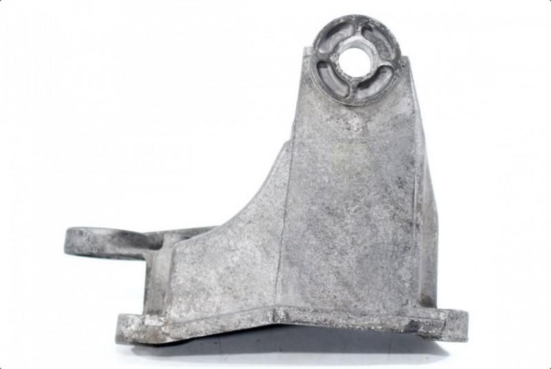 Suport cutie viteze Volkswagen Passat 1996-2000 3B2 8D0399108R