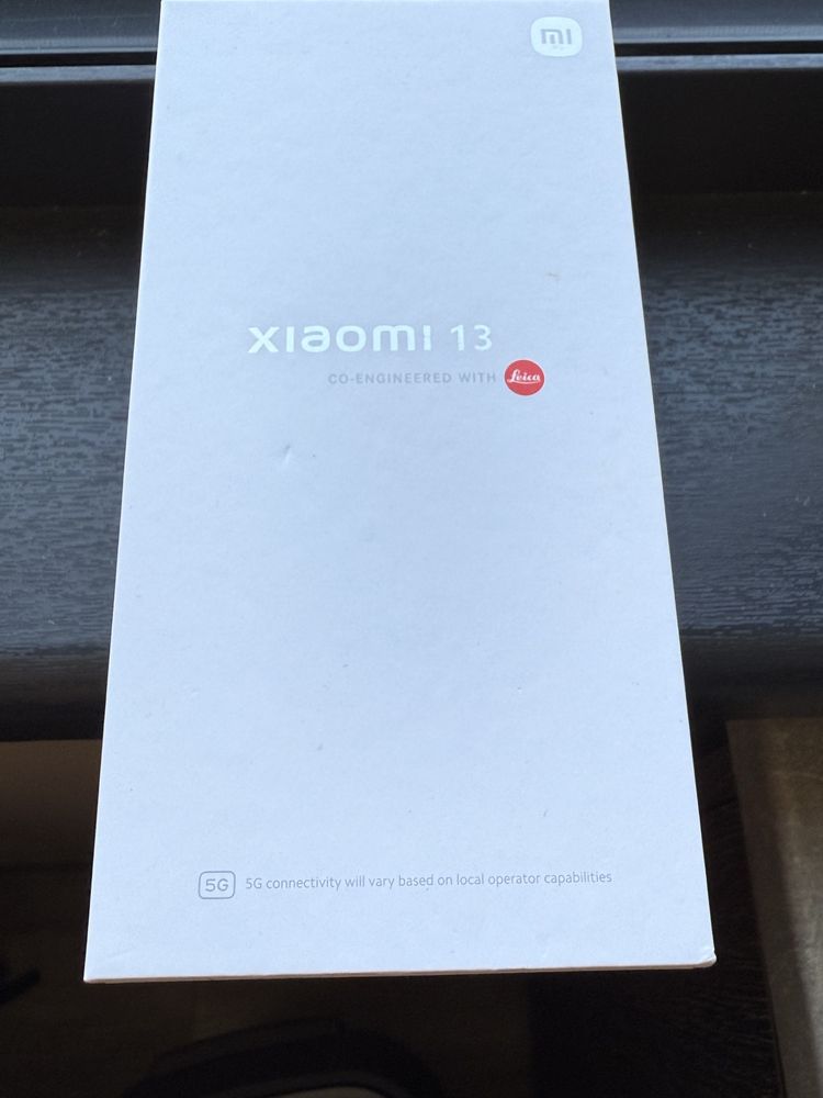 Продавам GSM Xiaomi 13-8GB RAM-256 GB памет-2 SIM