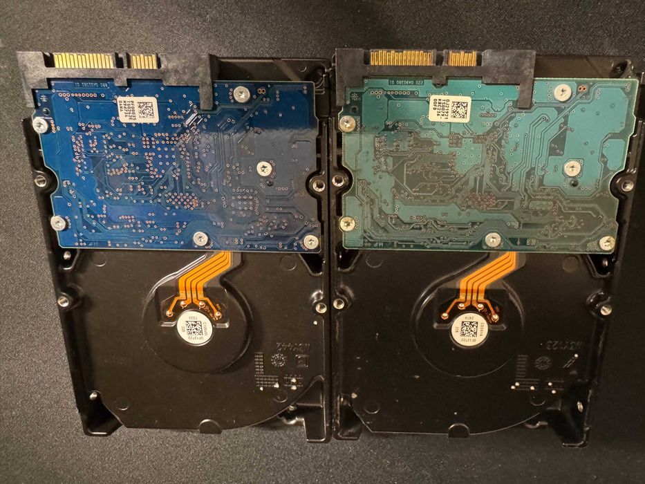 2x HDD Toshiba de 3TB fiecare / SATA3 7.200rotatii  6GB/sec, 100%
