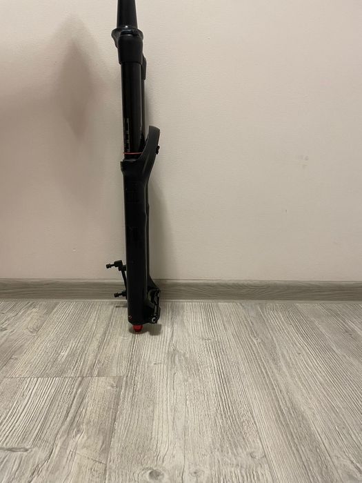 Vând furca RockShox yari