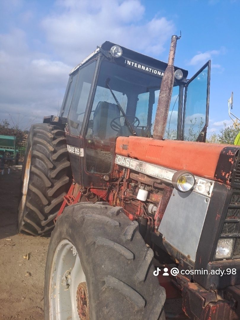 Vând tractor internațional case 955