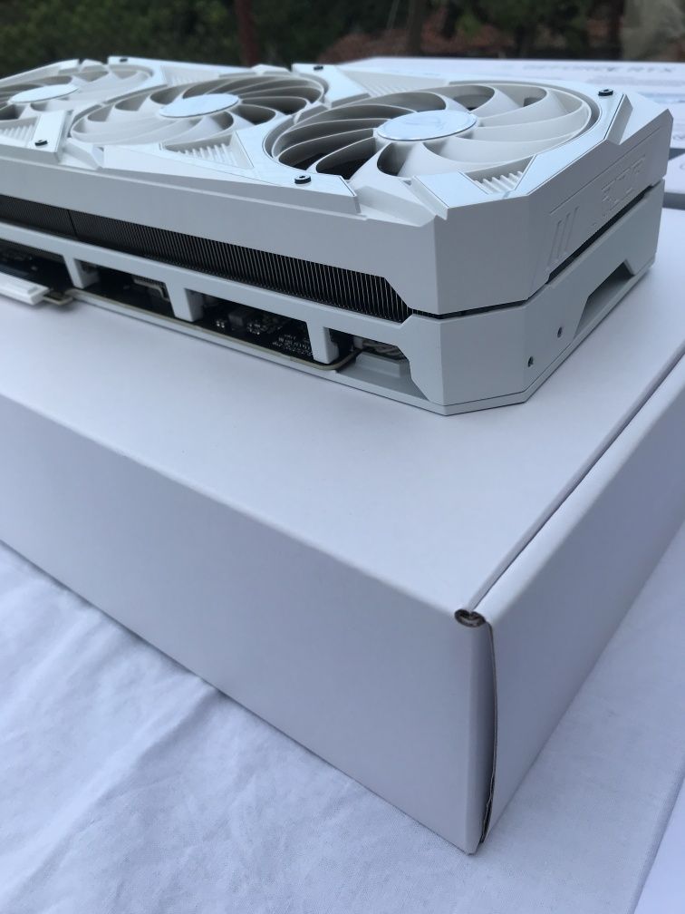 Asus Rog Strix White 3080 10GB V2 LHR