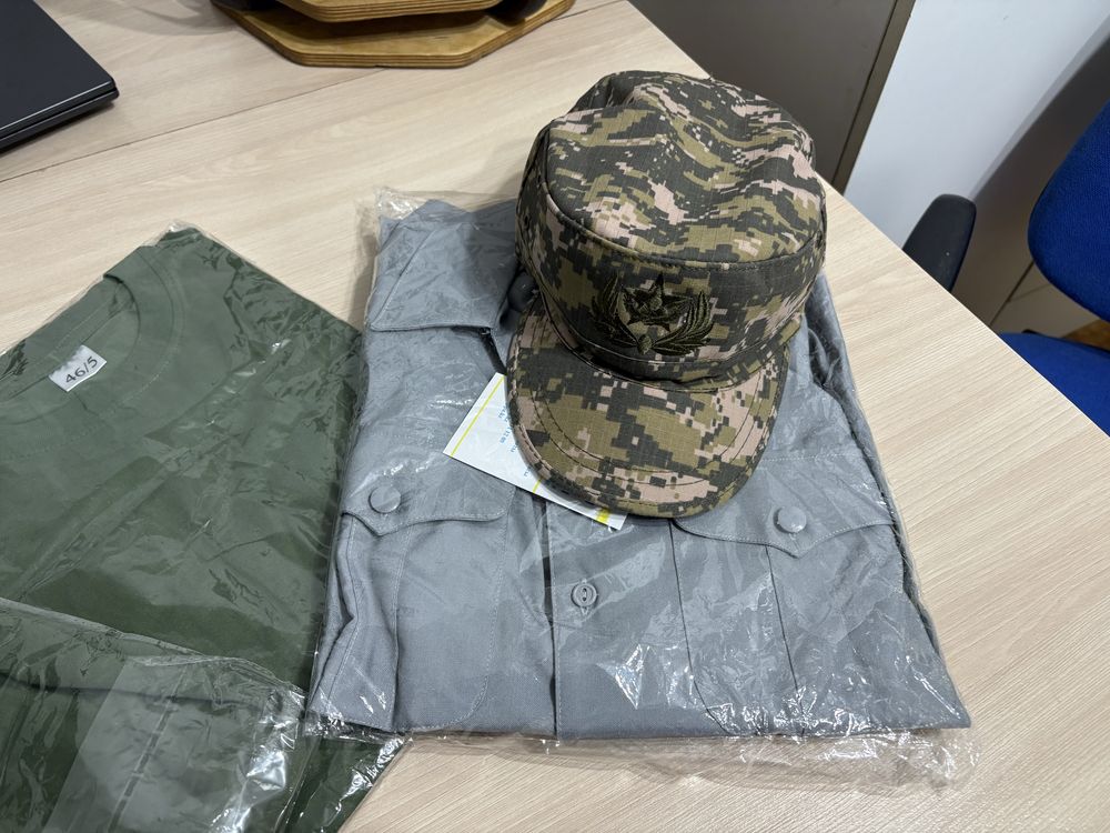 Военная рубашка  и кепка