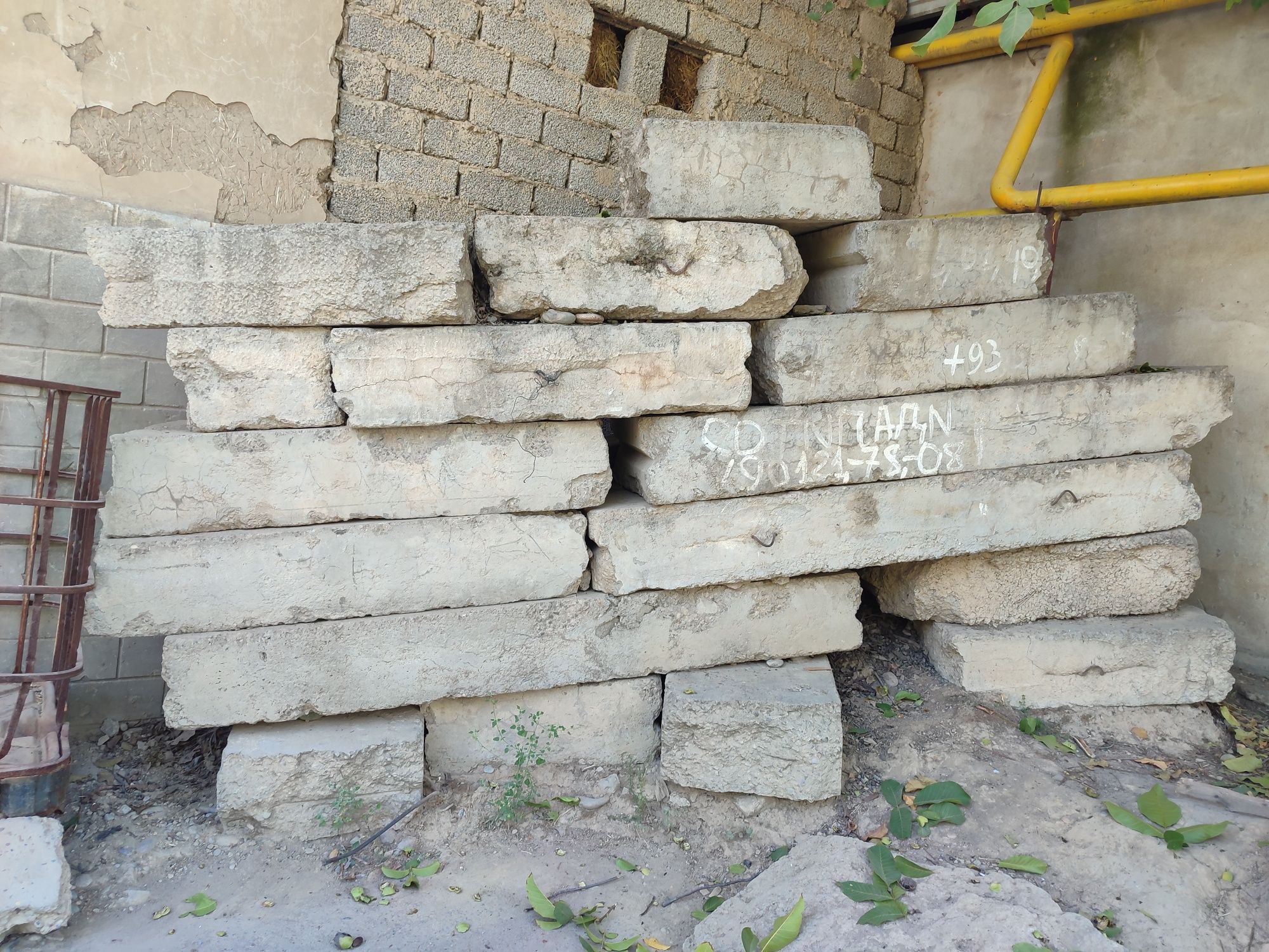 Biton bluga fundament plita