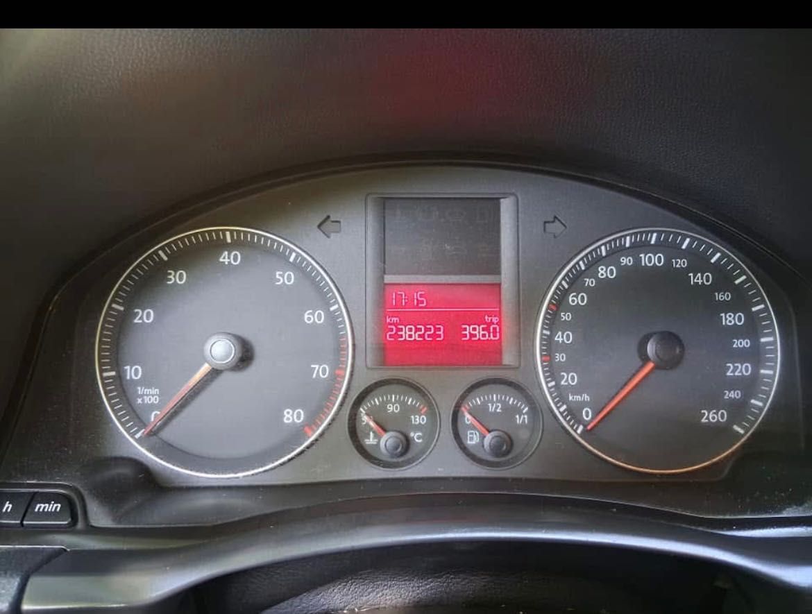 VW golf 5 automat 1.6 benzina -2004 luna 09