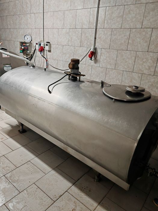 Vând instalație de muls 12 capete ,spalare automata si 2 răcitoare