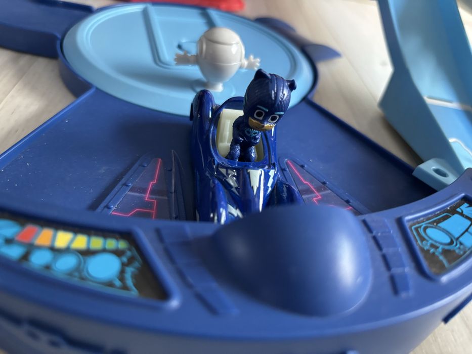 Set joaca Eroi in Pijama - Centrul de control