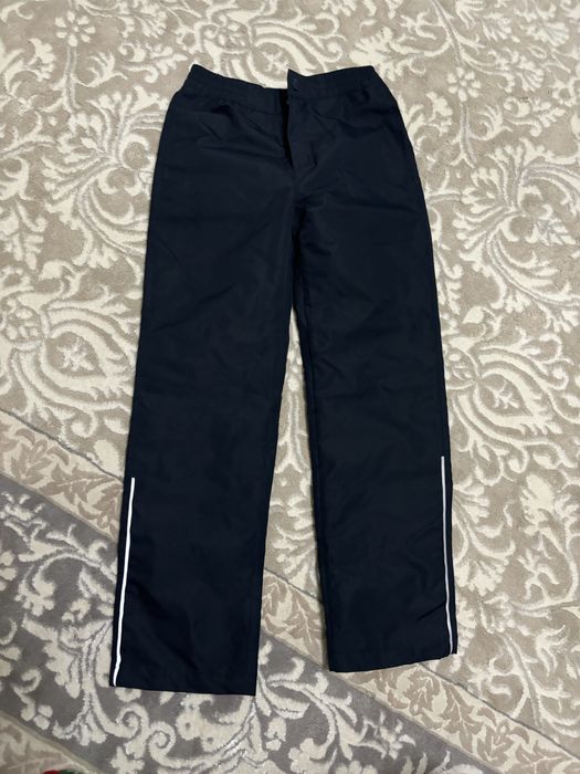 Зимние,теплые штаны. Есть 2 пары:первый для роста 152,другая 164см