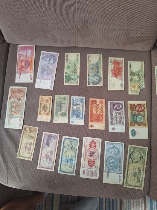 Vând lot bancnote străine 38 de bucati