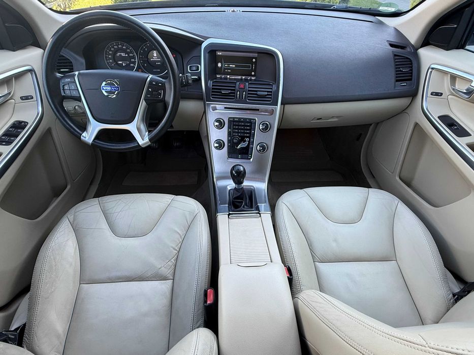 VOLVO XC60 2013 2.0D LUXURY 220000KM