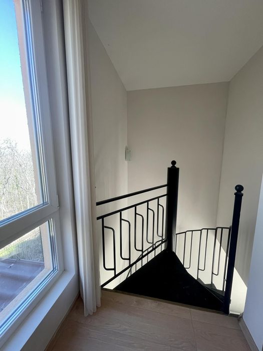 Двуетажна къща, под наем, м-т Ален мак