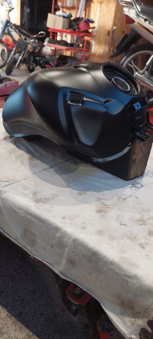 Z1000 2020 резервоар