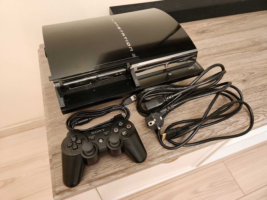 PlayStation 3 (PS3) 60GB (CECHC04) Modat, cu delid, Backwards Compat.