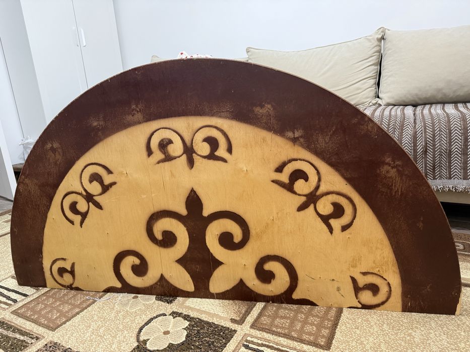 Продам круглый казахский стол