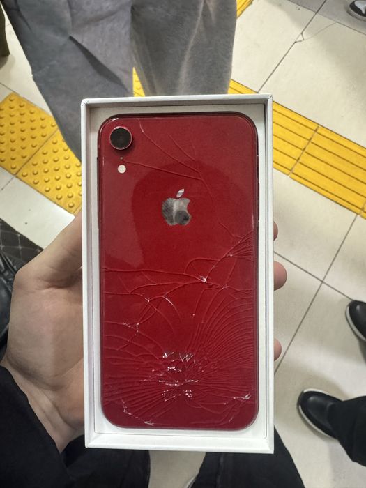 iPhone XR 78% крышка разбита
