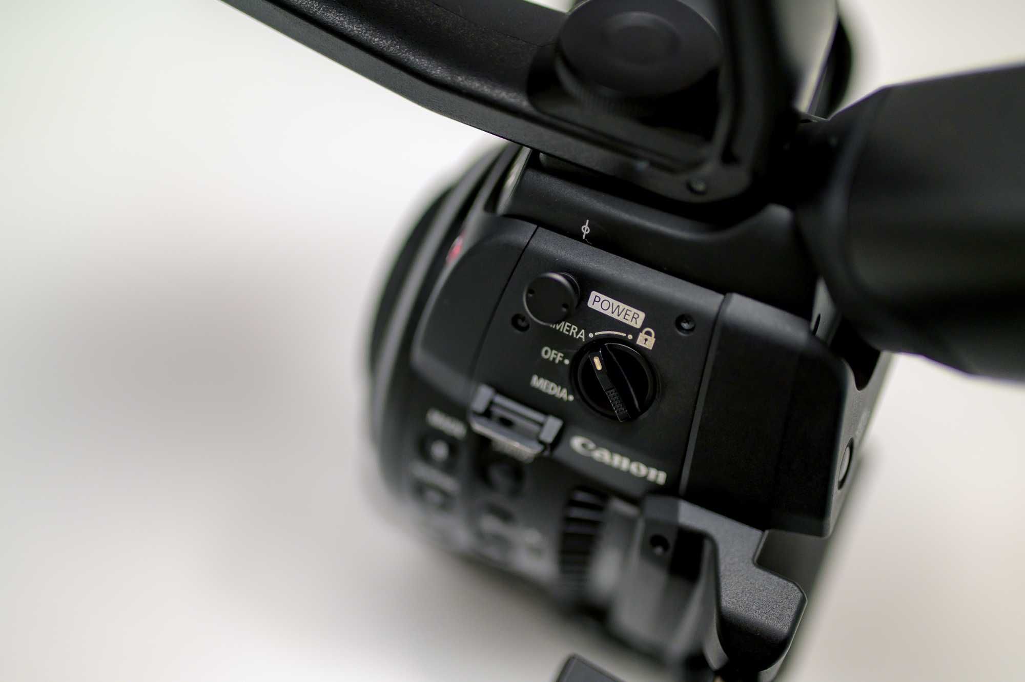 Camera Cinema Profesionala Canon EOS C100 Mark II