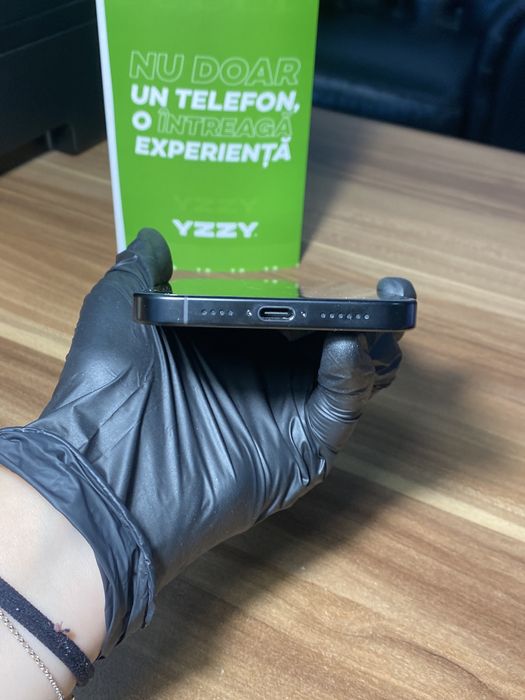 iPhone 16 Pro Max • 256 GB • Black Titanium