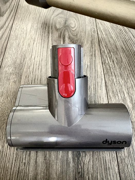 Aspirator Dyson V8 Animal+