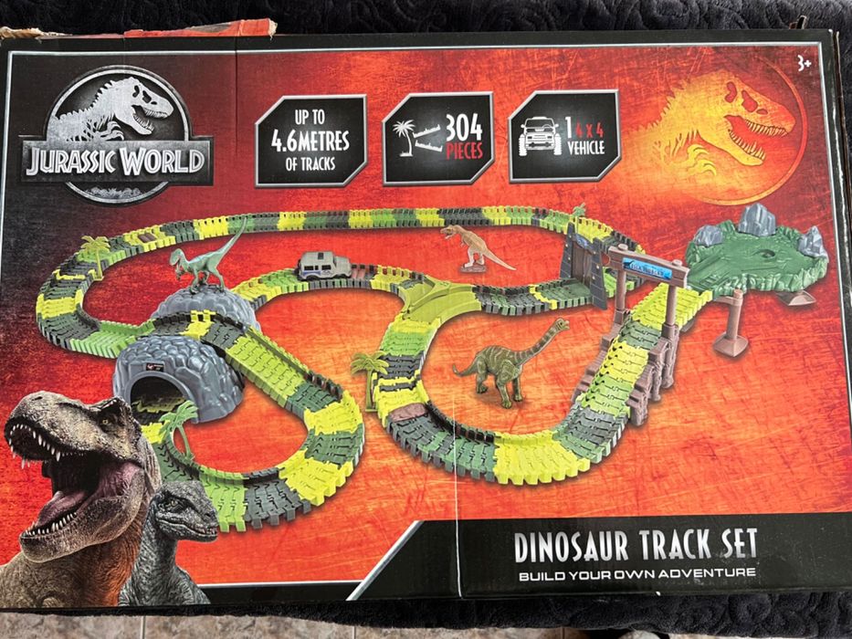Писта с динозаври Jurassic park world