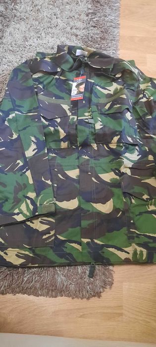 Costum ristop camuflaj padure