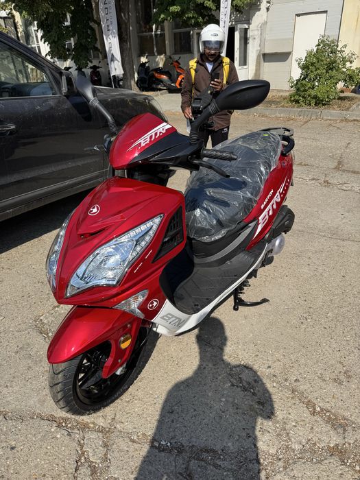Inchiriere scuter 50cc 125cc Scooter rent 50cc 125cc