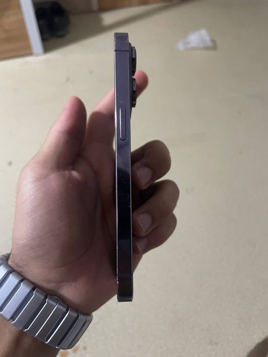 Iphone 14 pro purple