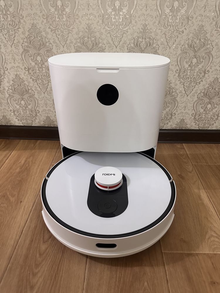 Продам Робот пылесос Roidmi eve plus  как новый в подарок тряпки и меш