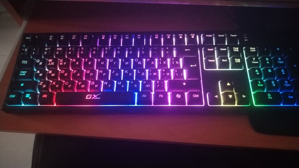 Продам новую игровую клавиатуру