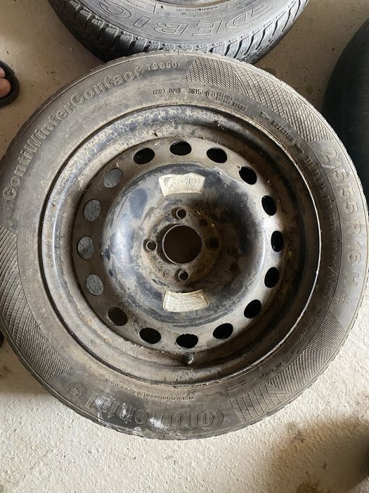 Roti rezerva echipate cu cauciucuri