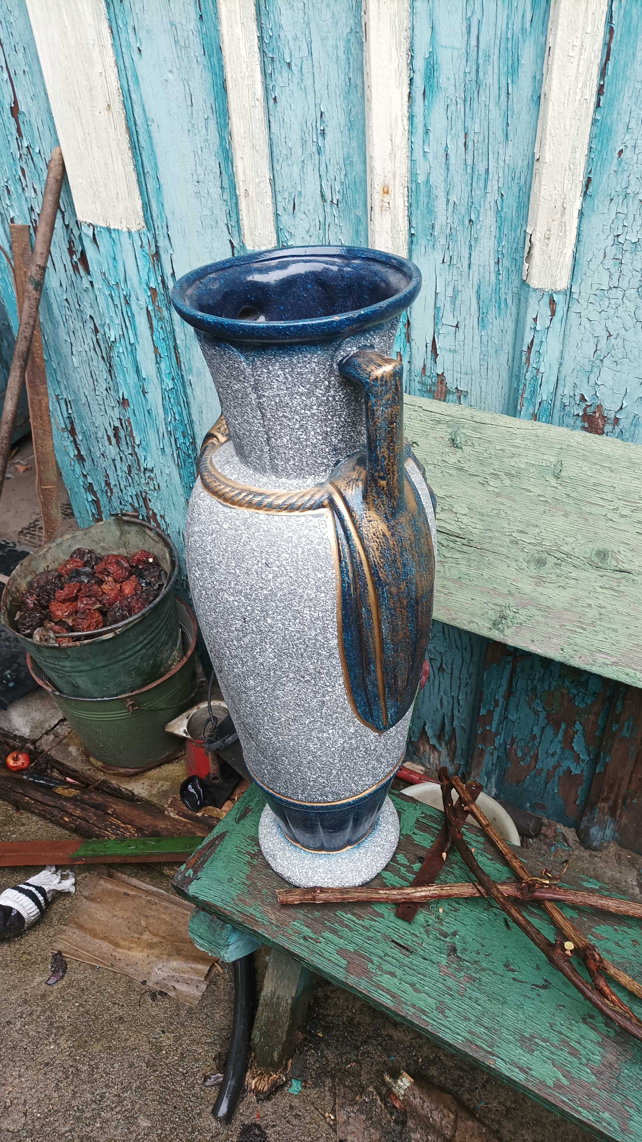 Vază ceramică mare.