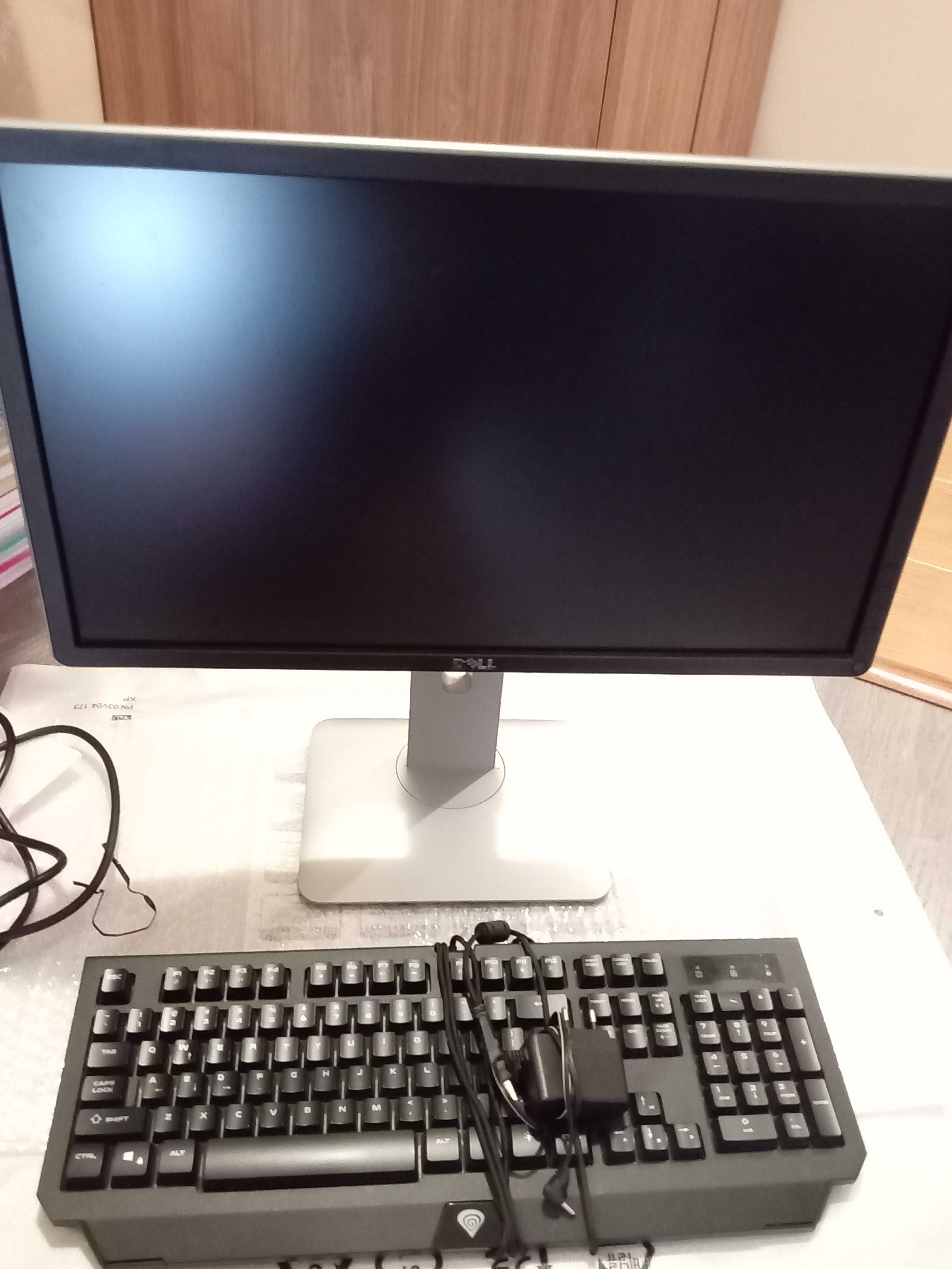 Монитор DELL Full HD