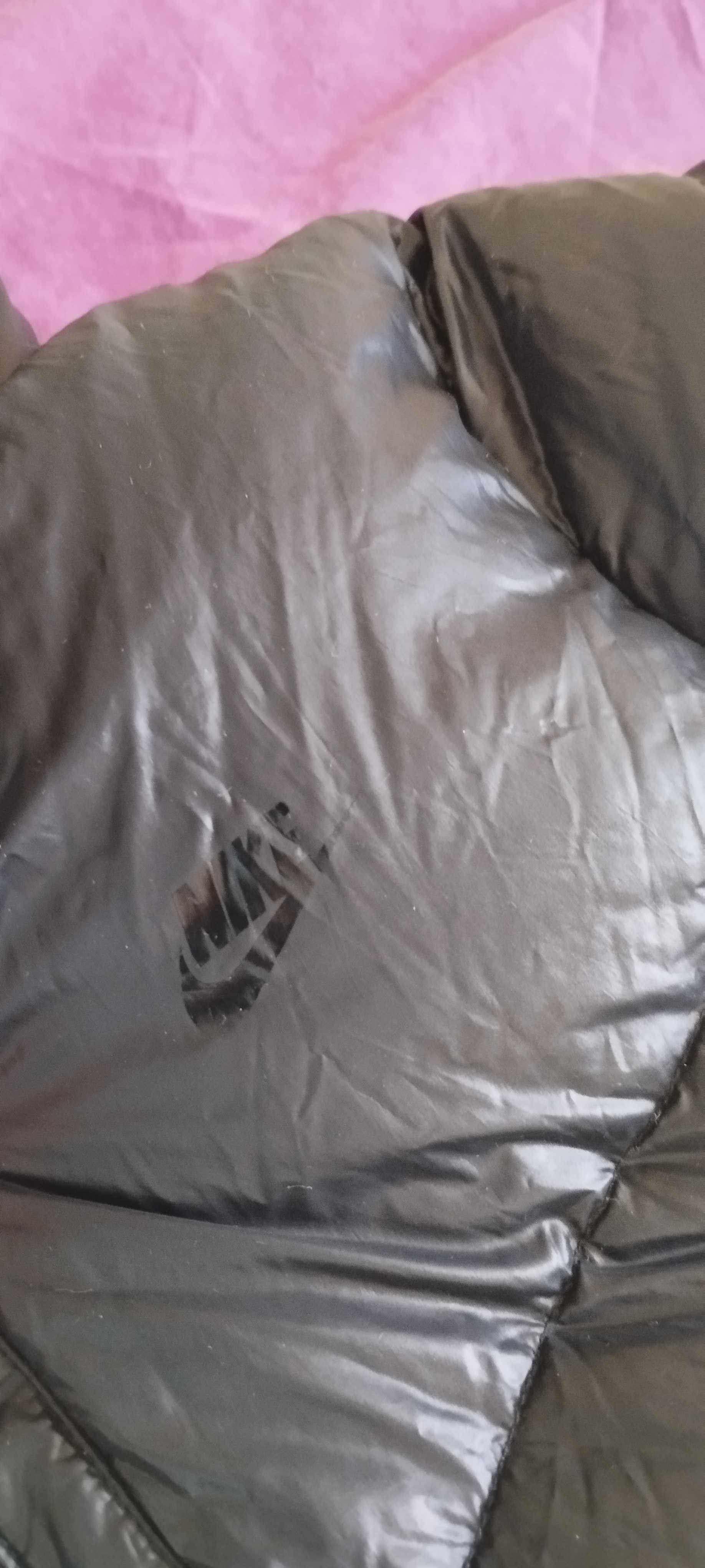 Дамско черно яке nike с пух