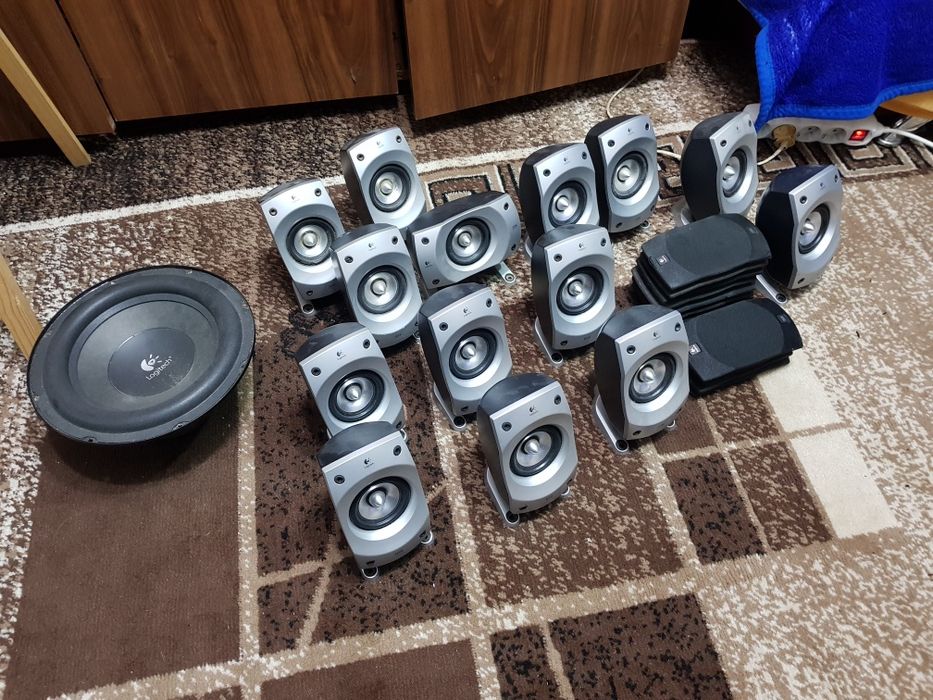 Z5500 sateliți sau difuzoare pt sateliți!