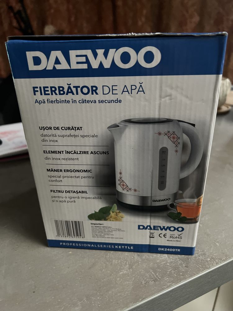 Fierbator de apa Daewoo DK2400TR nou