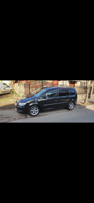 Vând mașină Volkswagen Turan