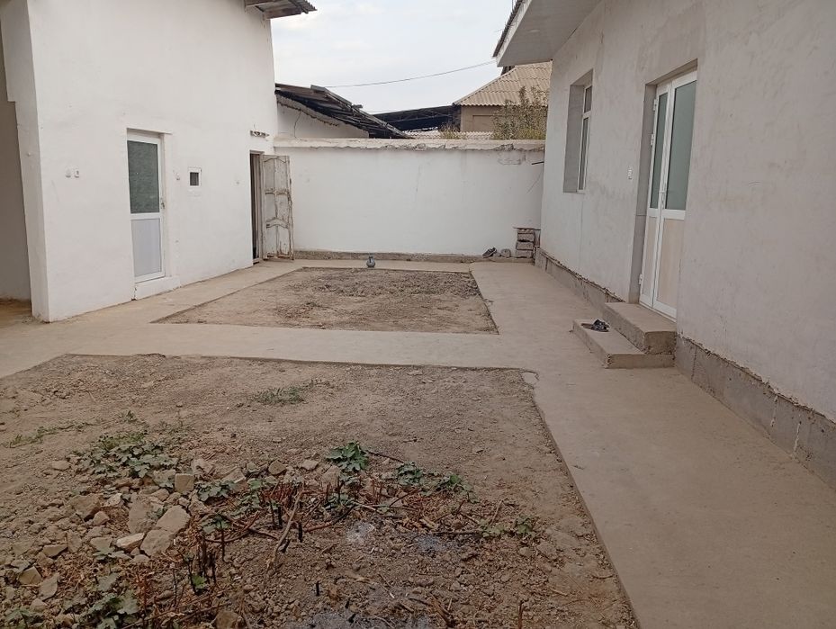 Центральный жойда ховли сотилади