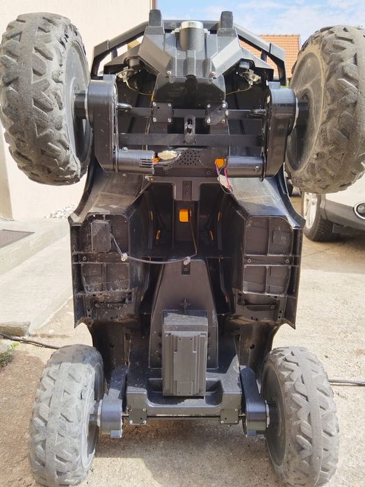 Vând ATV electric cu acumulator pt.copii Mani,roti EVA,scaun piele,24v