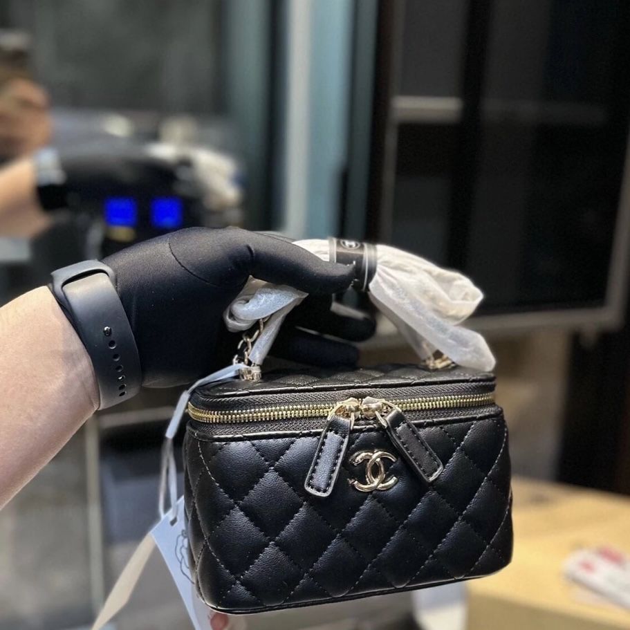 Уникална чанта chanel