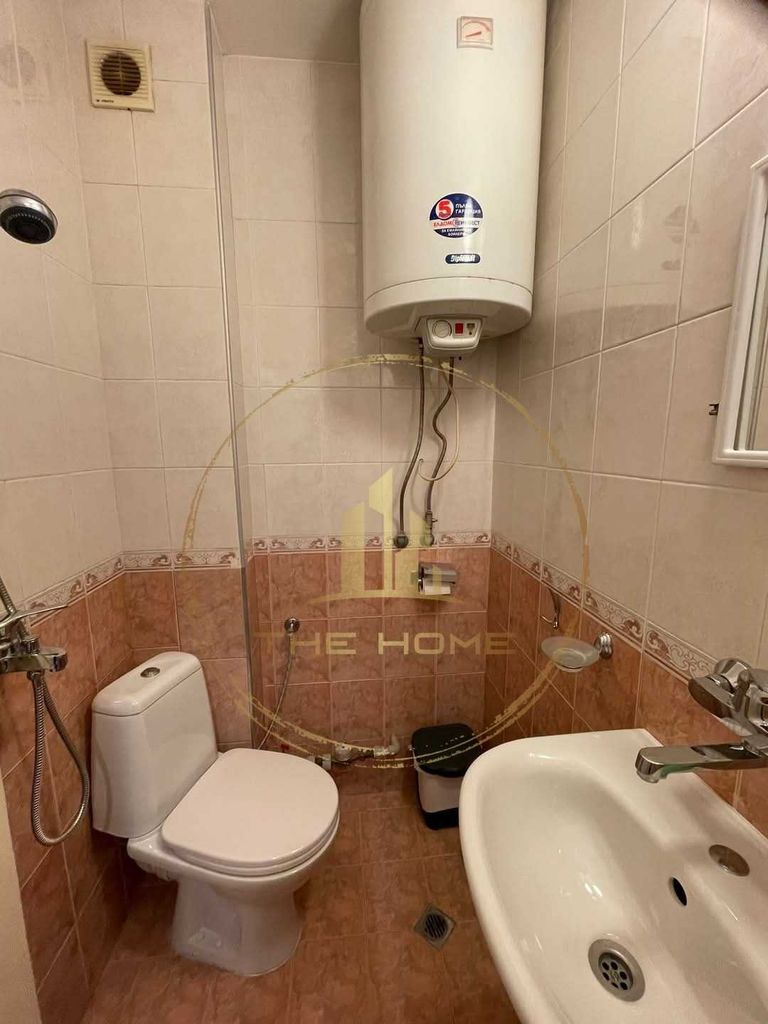 Дава се под наем Двустаен апартамент в Варна, Център - 31 кв.м за 310 € - Снимка #5