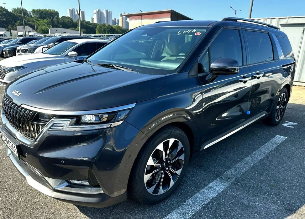 Kia Carnival KIA Carnival 2023, rulaj certificat 24994 km,7 locuri,garantie 12 luni