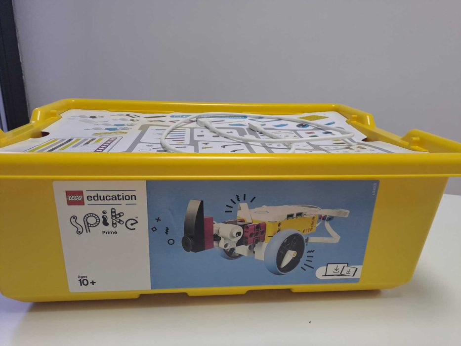 Продава се LEGO® Education SPIKE ™ Prime Set - 1 брой