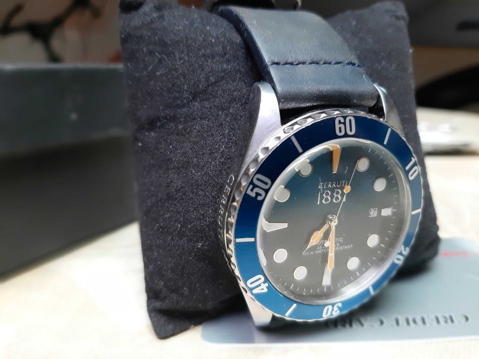 Часовник Cerruti Manarola автоматичен с датник и син цвят