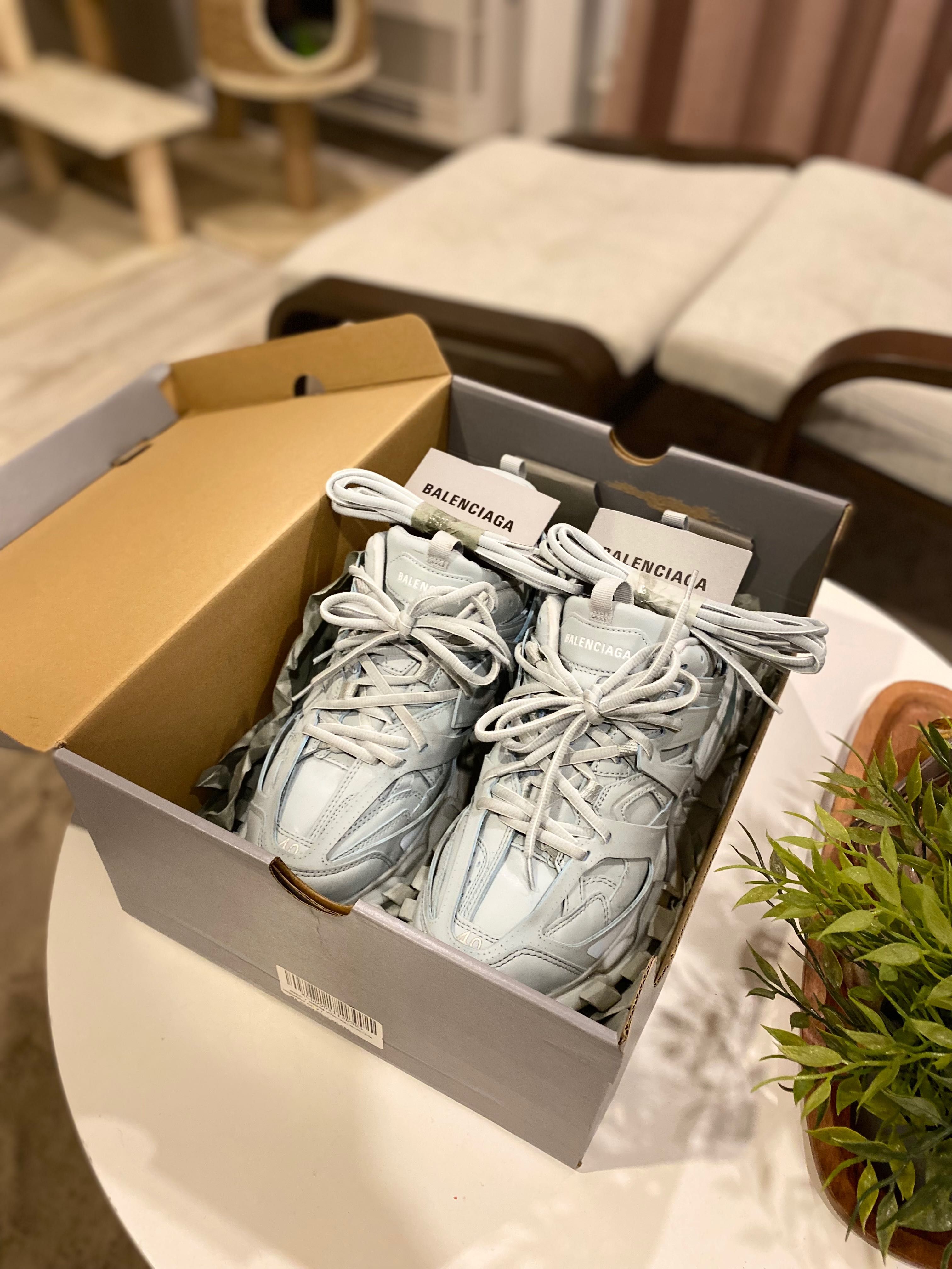 Balenciaga track