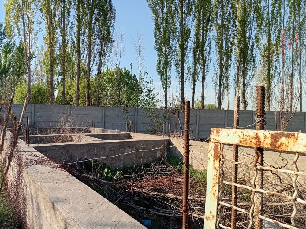 Uy sotiladi. 3 xona fundament. 6 so’tix