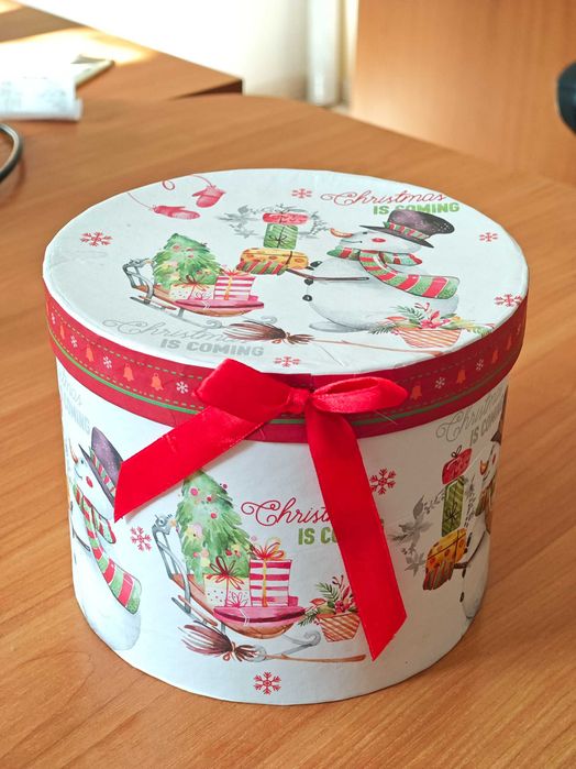 Коледен комплект - чайник, чаша и чинийка