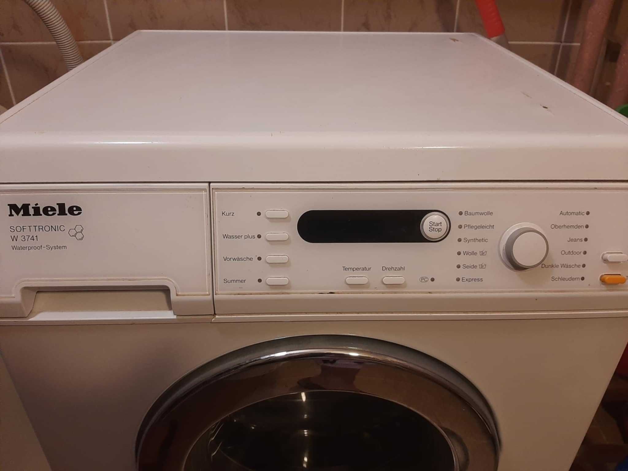 Продавам пералня Miele, пчелна пита 6кг. 390лв. гр. Панагюрище!