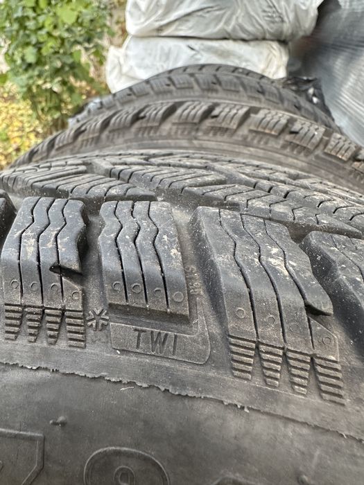 Anvelope 225/ 50 R17