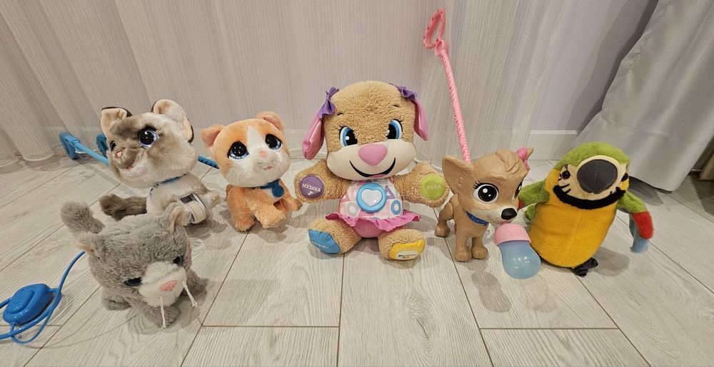 Лот интерактивни играчки