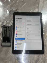 iPad 6th gen 32gb Space gray